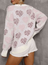 Load image into Gallery viewer, Jega - Flauschiger Pullover mit Herzmustern