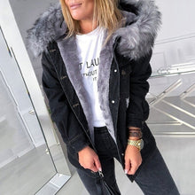 Load image into Gallery viewer, Makino – eine kuschelige Jeansjacke