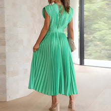Load image into Gallery viewer, Nora - Plissiertes elegantes Kleid