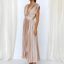 Load image into Gallery viewer, Nora - Plissiertes elegantes Kleid