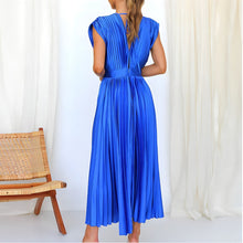 Load image into Gallery viewer, Nora - Plissiertes elegantes Kleid