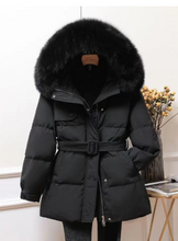 Load image into Gallery viewer, Amber - Winterjacke mit Abnehmbarer Kapuze