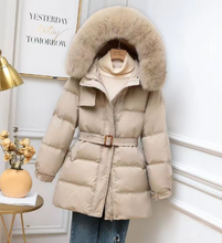 Load image into Gallery viewer, Amber - Winterjacke mit Abnehmbarer Kapuze