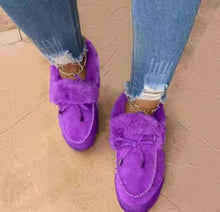 Load image into Gallery viewer, Kendra - Flache Freizeitschuhe mit flauschigem Fell
