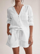 Load image into Gallery viewer, Nadi - Strukturiertes Set aus Bluse und Shorts