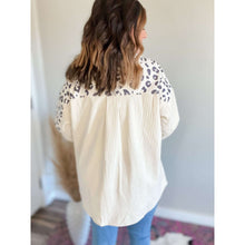 Load image into Gallery viewer, Aubrey - Leoparden Cordjacke