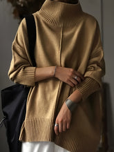 Load image into Gallery viewer, Jelai - Eleganter Rollkragenpullover gestrickt