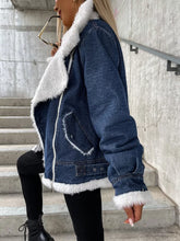 Load image into Gallery viewer, Viola - Plüsch-Denimjacke für Damen