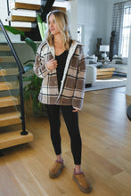 Load image into Gallery viewer, Nelly - Denim Knopfjacke Oversize-Stil