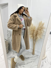 Load image into Gallery viewer, Leah May - Kuscheliger Trendsetter: Sherpa-Mantel für Sie