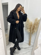 Load image into Gallery viewer, Leah May - Kuscheliger Trendsetter: Sherpa-Mantel für Sie