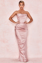 Load image into Gallery viewer, Gabrielle - Elegante Jurk met Verleidelijke Split