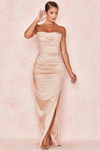 Load image into Gallery viewer, Gabrielle - Elegante Jurk met Verleidelijke Split