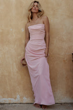 Load image into Gallery viewer, Gabrielle - Elegante Jurk met Verleidelijke Split