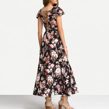 Load image into Gallery viewer, Friea - Das geblümte Kleid mit kurzen Ärmeln