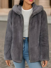 Load image into Gallery viewer, Rosalba - Flauschige Faux-Fur Jacke