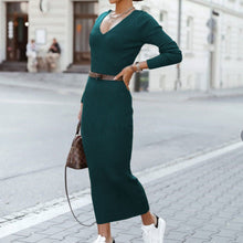 Load image into Gallery viewer, Selena - Gestricktes langes elastisches Kleid mit sexy V-Ausschnitt