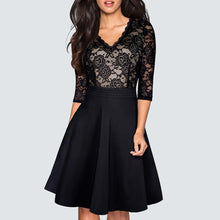 Load image into Gallery viewer, WOLF Kleid aus geblümter Spitze - FashionWOLF