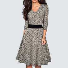 Load image into Gallery viewer, WOLF Kleid aus geblümter Spitze - FashionWOLF
